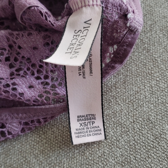 EUC Victoria's Secret Lavender Purple & White Lace Bralette XS - Picture 3 of 4